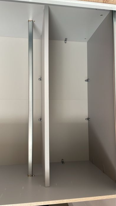 Roupeiro com  duas portas  de correr