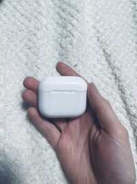 AirPods футляр