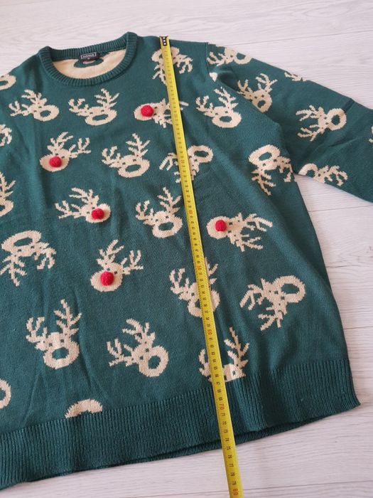 Новорічний светр розмір XL фірма Avenue