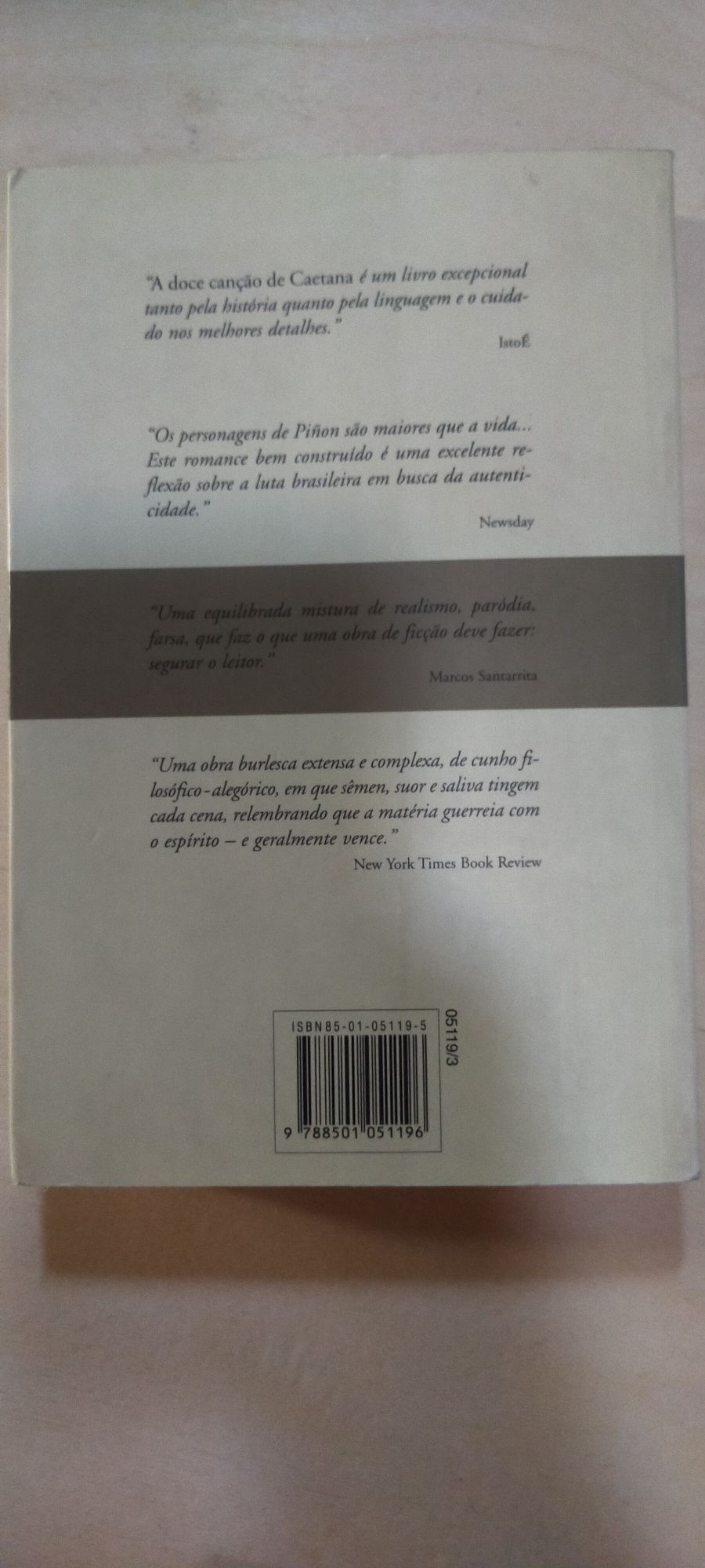 Livro "A doce canção de Caetana" Nélia Pinon