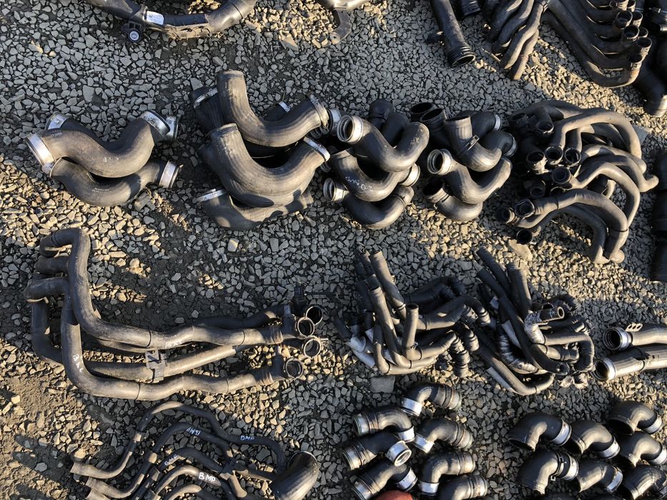 патрубок охолодження интеркуллера турбини passat b6 skoda a5 golf 5