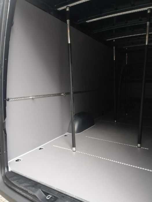 Mercedes Sprinter L4H2-Zabudowa przestrzeni ładunkowej PREMIUM