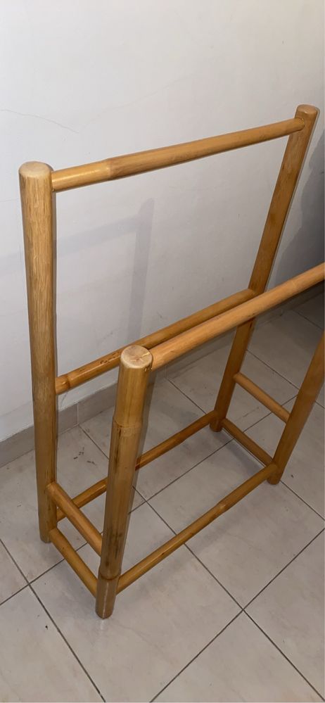 Toalheiro como novo / pouco usado