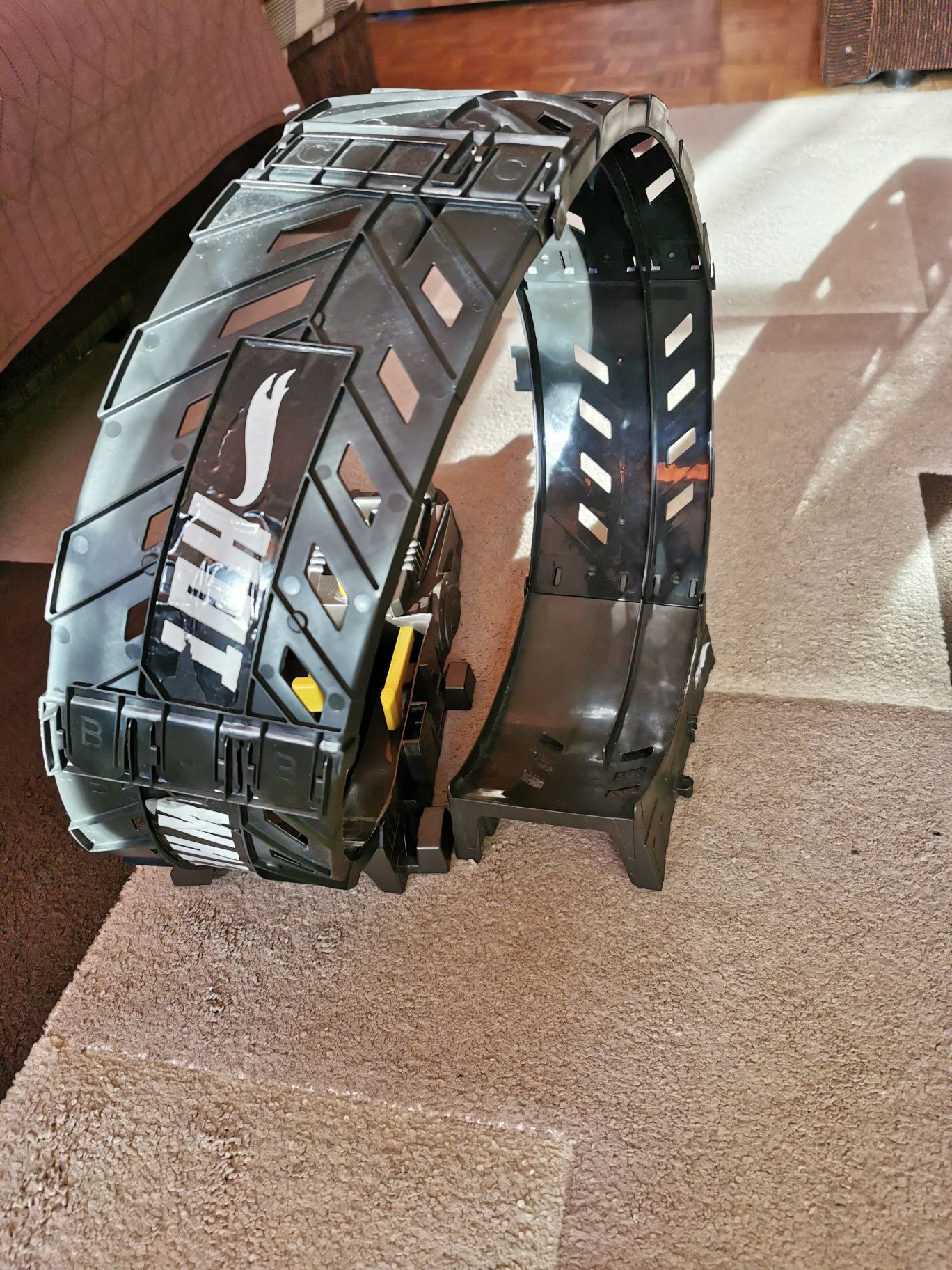 Stacja paliw, hot wheels city, tory, zjezdzalnia