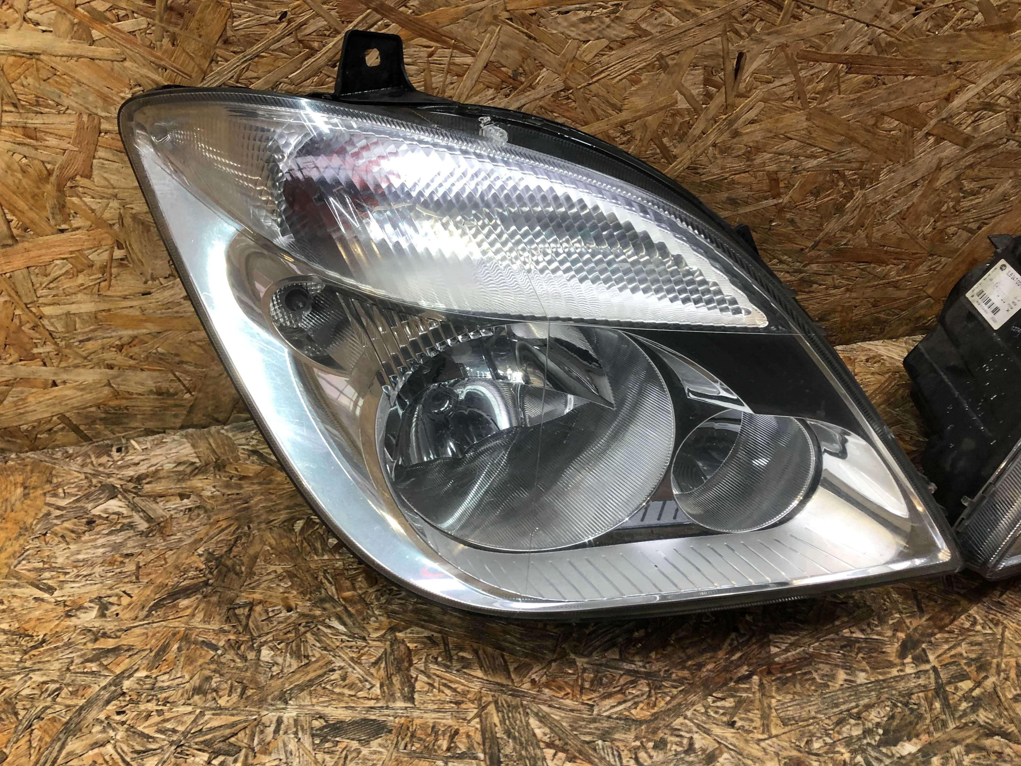 Lampa/reflektor przedni lewy prawy Mercedes Sprinter 906