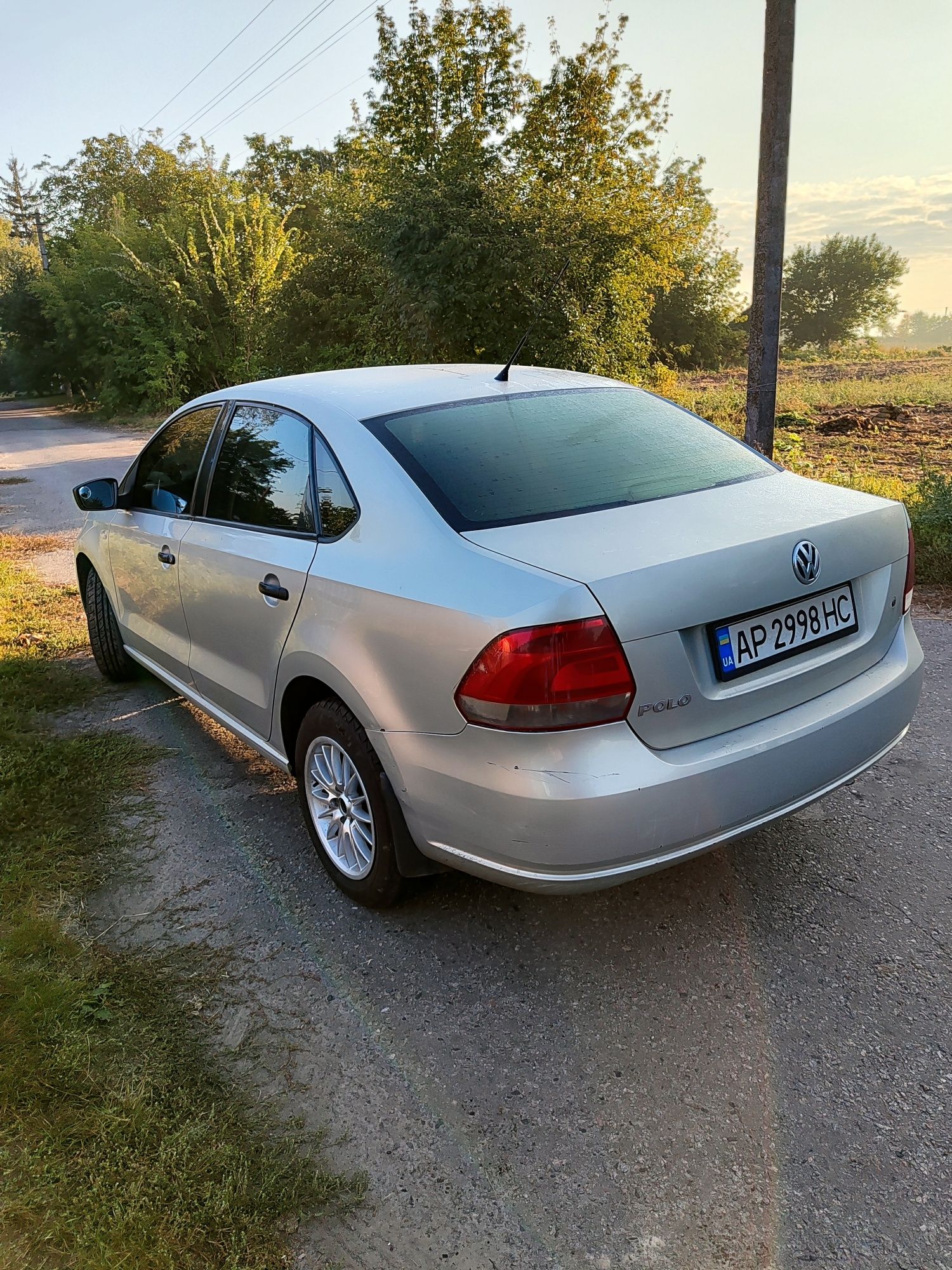 Продам polo sedan 1.6 cfna повністю нова ходова по кругу