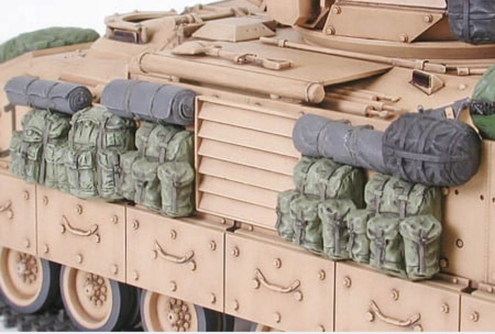 Tamiya 35264 model czołg 1:35 M2A2 ODS INFANTRY FIGHTING VEHICLE