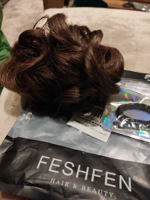 kok na klamrze włosy brązowe okazja