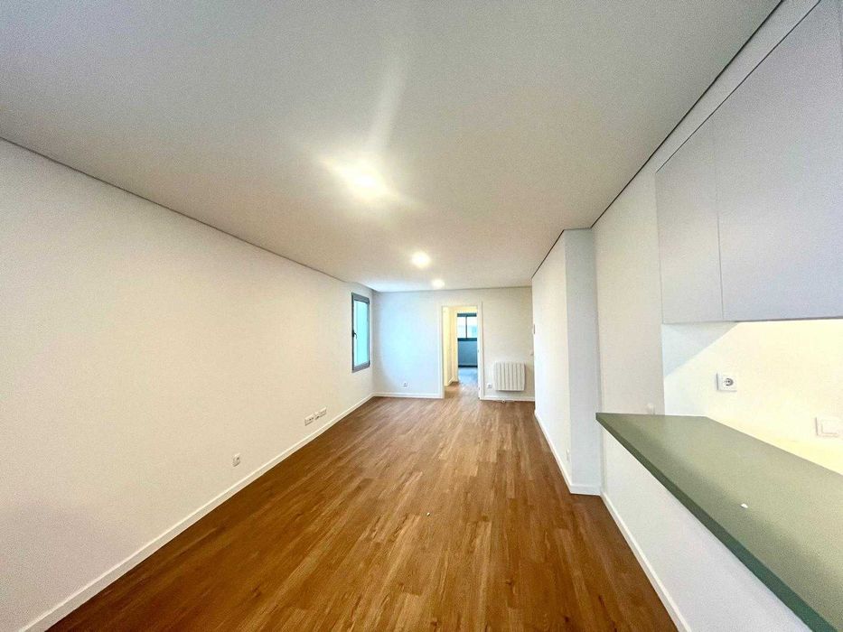 Excelente T2, novo, junto ao Gaia Shopping