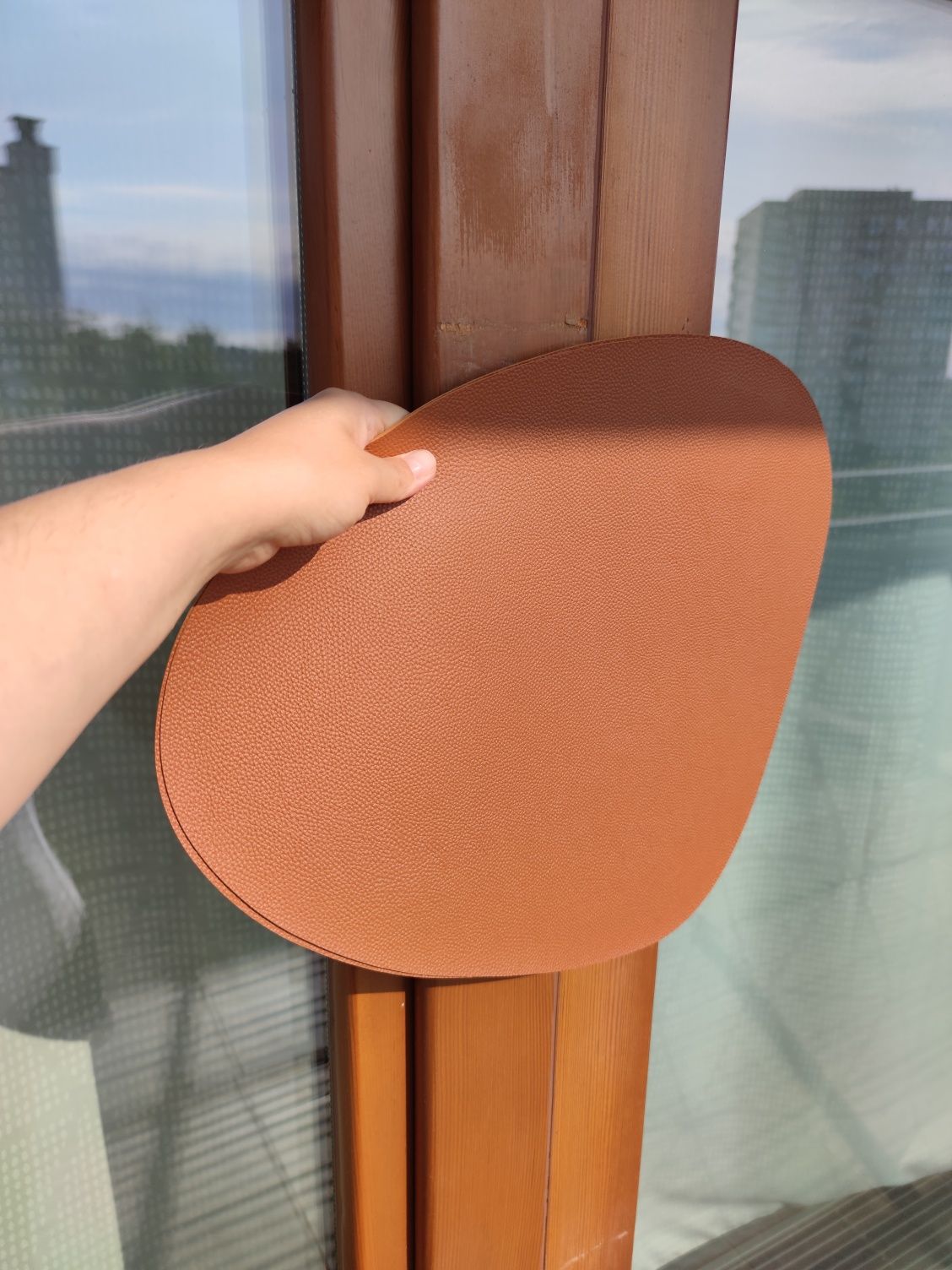 Nowe nieużywane podkładki pod talerz na stół 4 sztuki karmel brąz