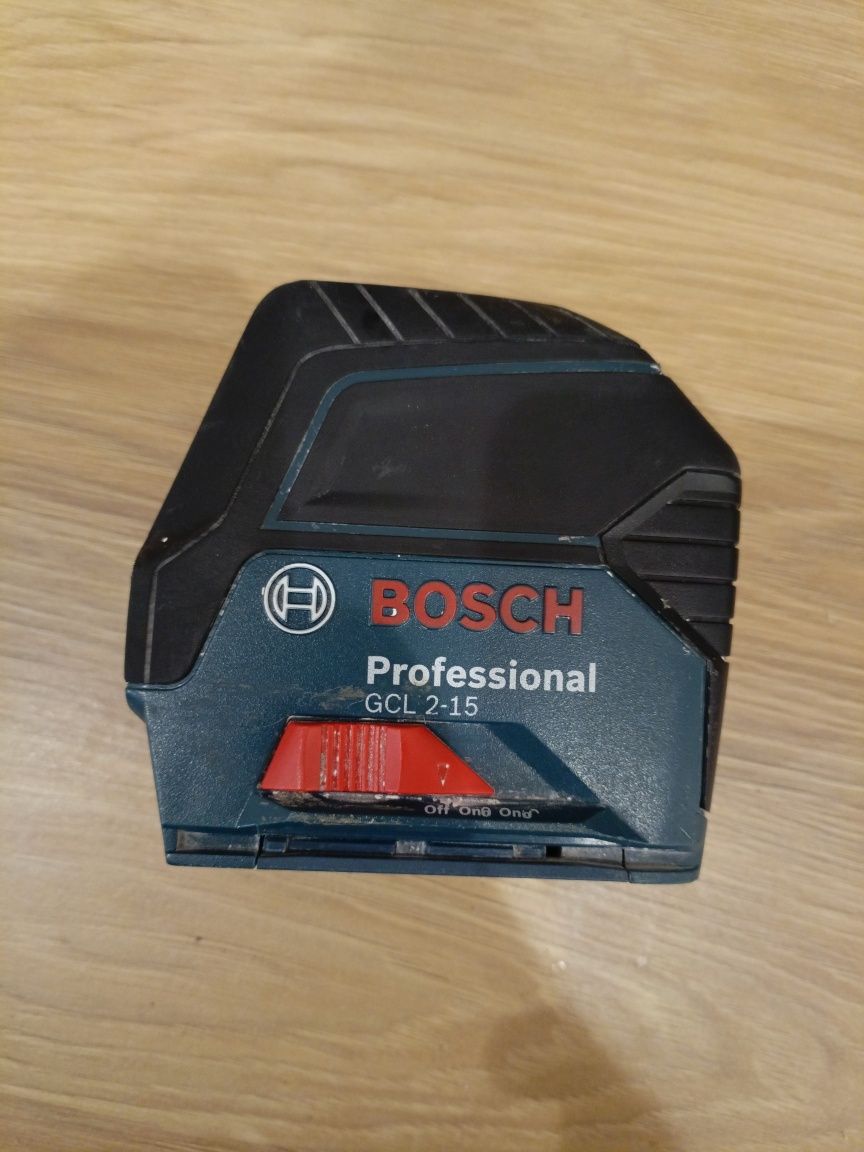 Laser krzyżowy Bosch GCL 2-15 Professional poziomica laserowa