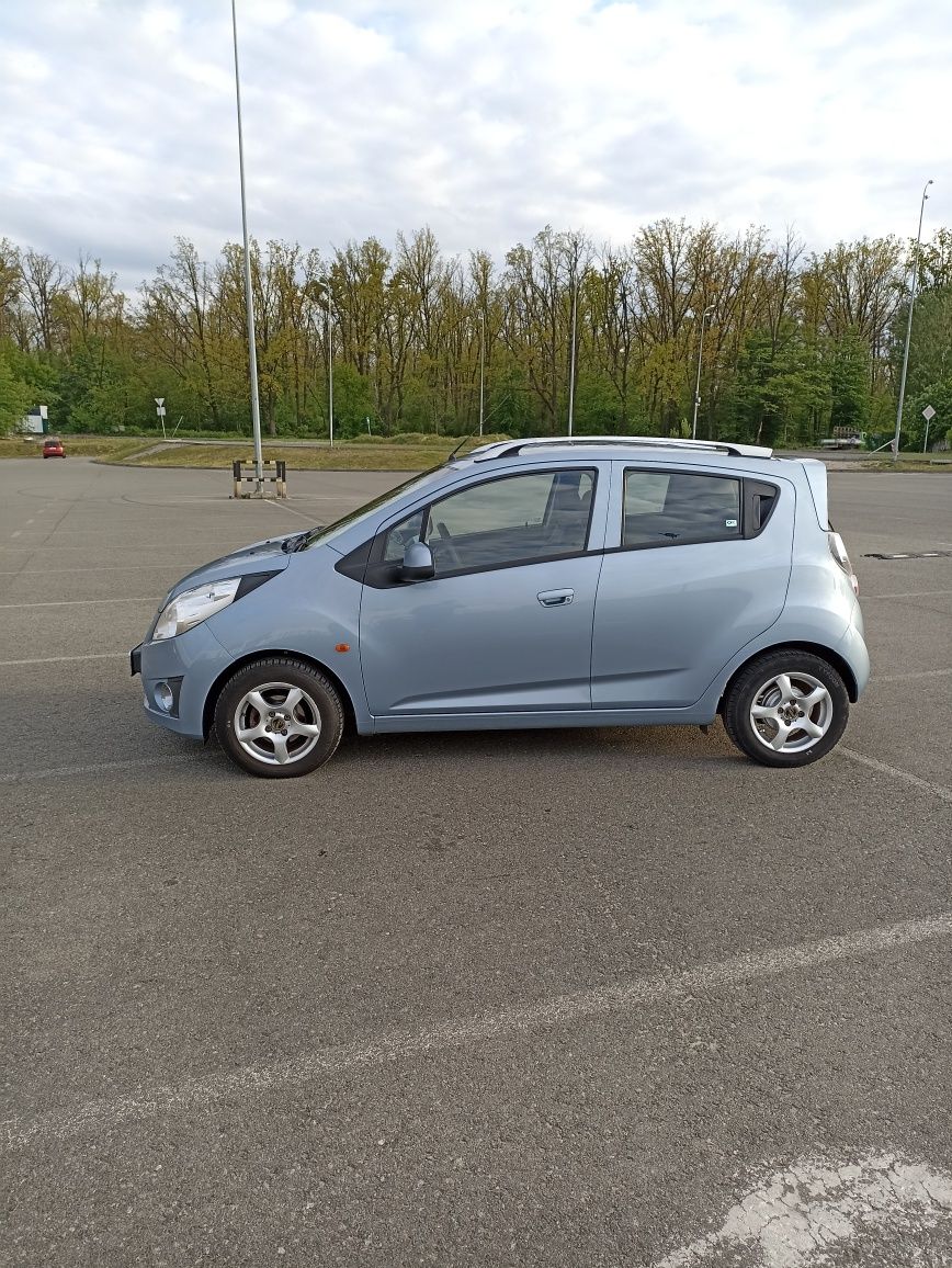 Chevrolet Spark у хорошому стані