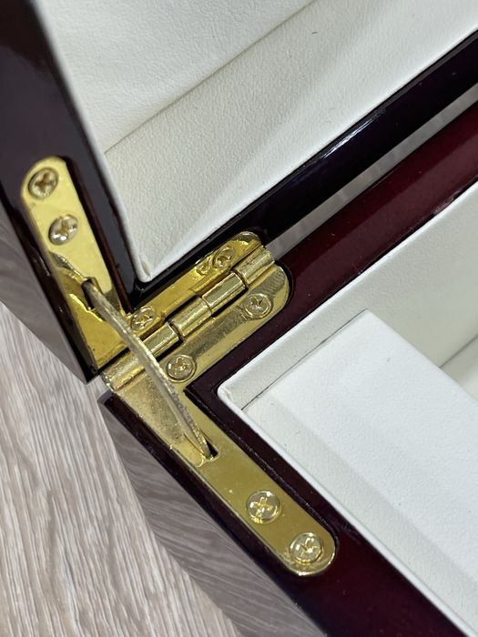 Коробка , шкатулка , бокс для часов