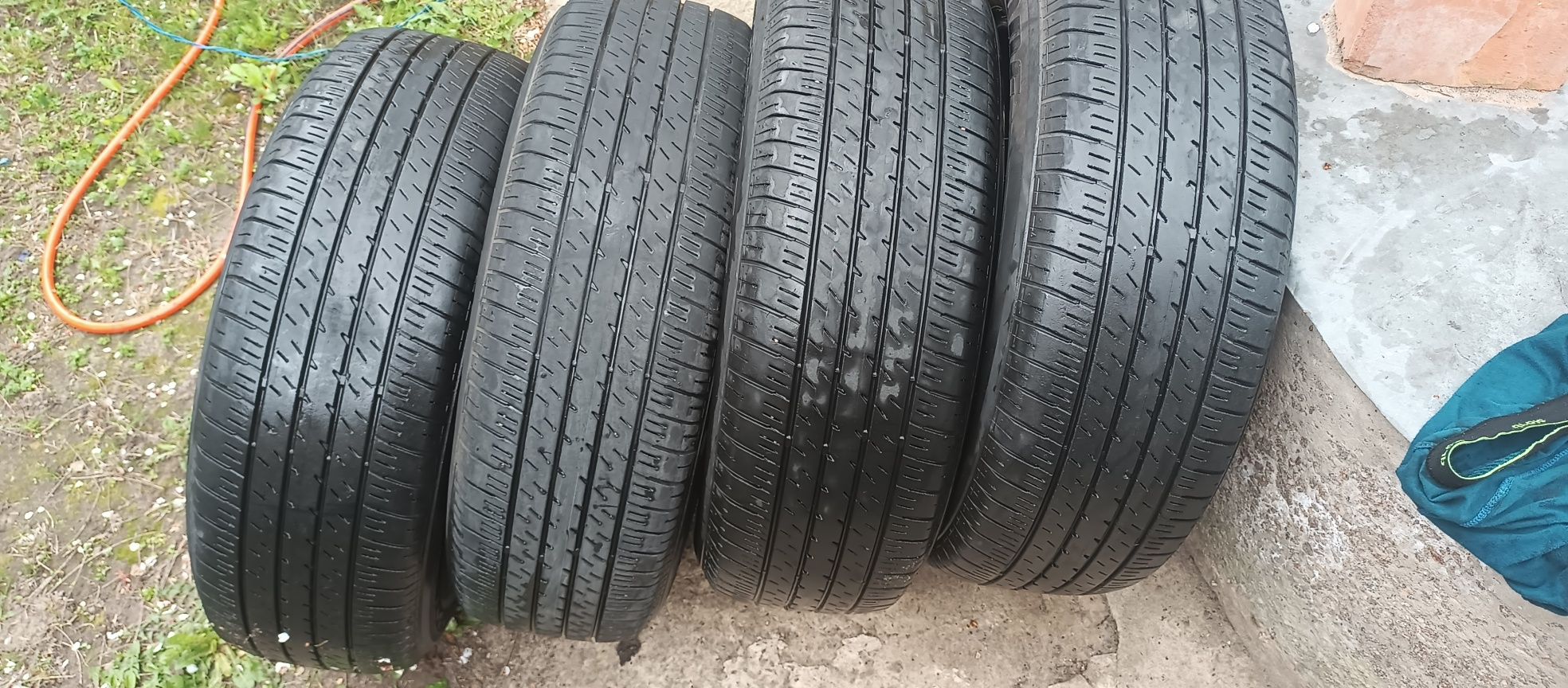 Продам комплект шин bridgestone dueler 235/65/18