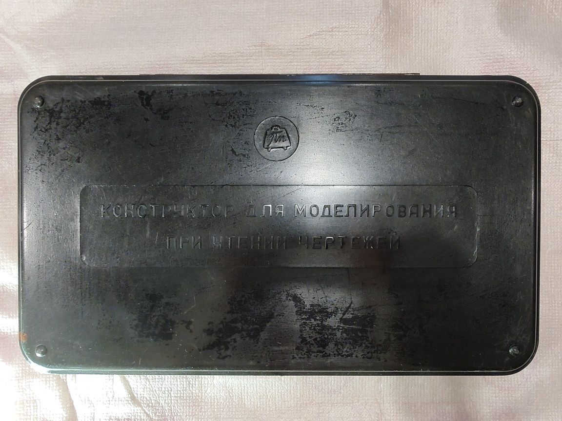 Конструктор для моделювання під час читання креслень