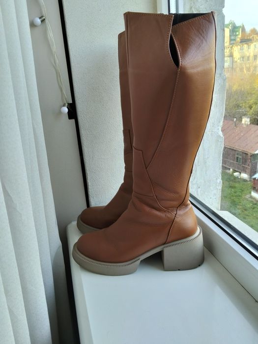 Високі чоботи карамель натуральна шкіра зимові