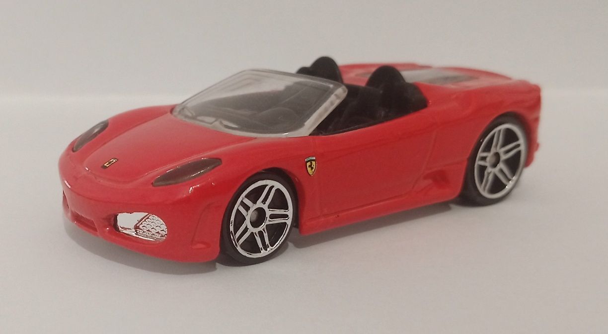 Ferrari F430 Spider x 2. Hot Wheels 1:64 + Pininfarina Battista 1:64