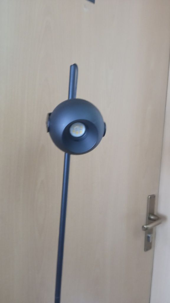 Lampa podłogowa LED czarna