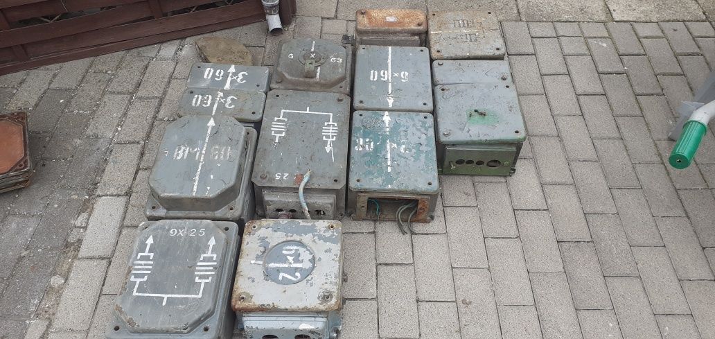 Stare rozdzielnie elektryczne