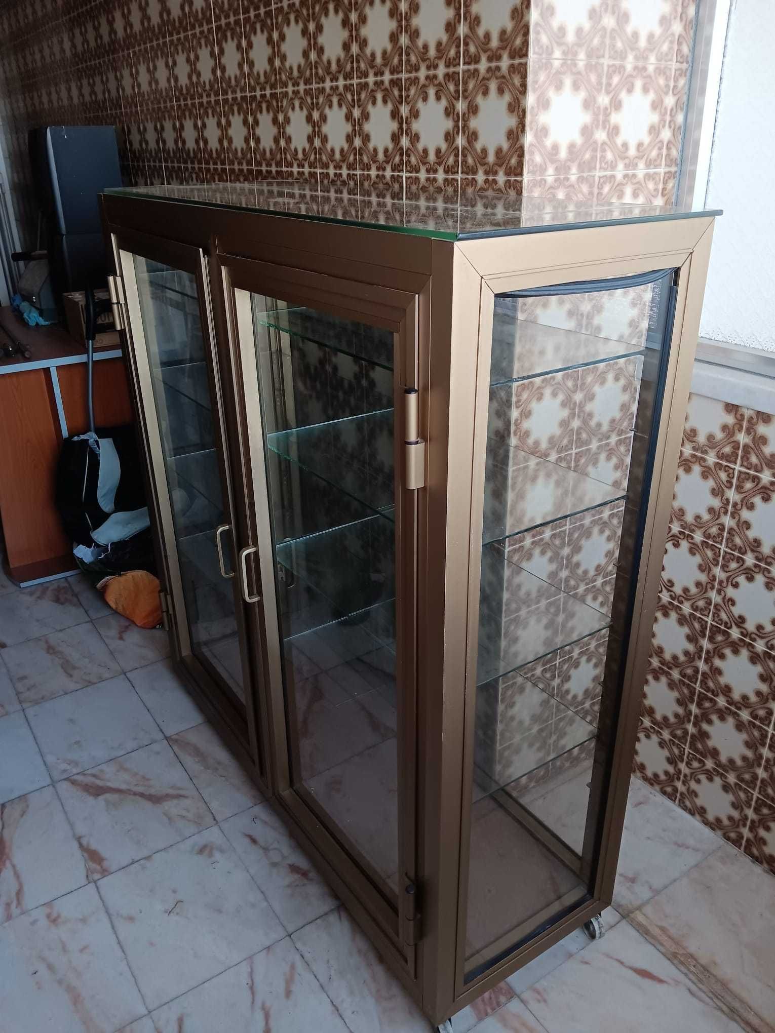 Vitrine em aluminio