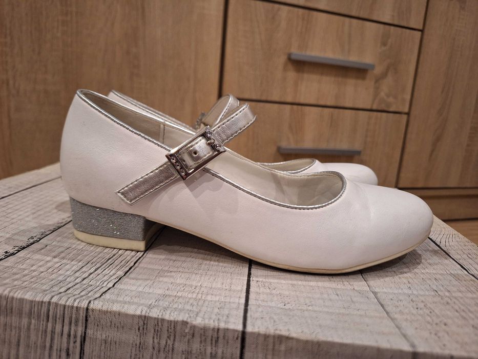Buty buciki 33 białe komunijne