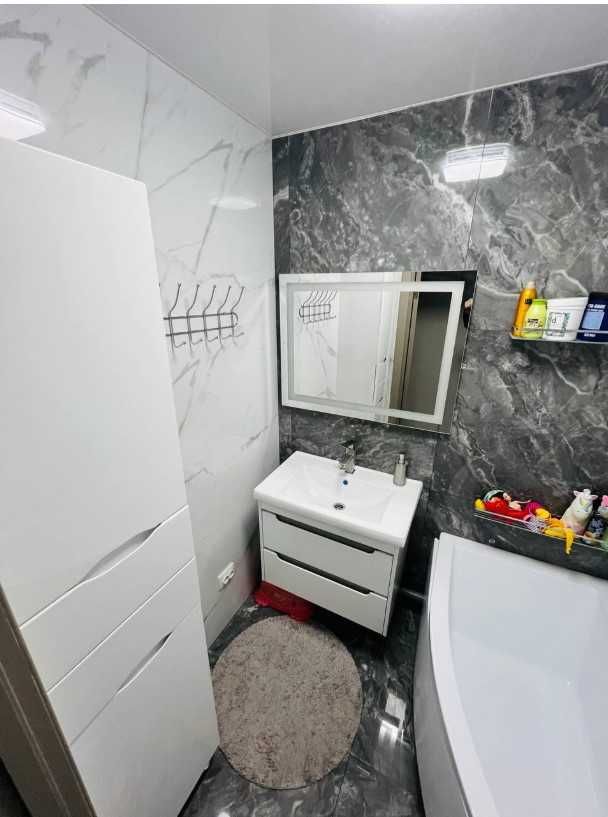 Продаж 3к квартири 65 кв. м на вул. Пирогова
