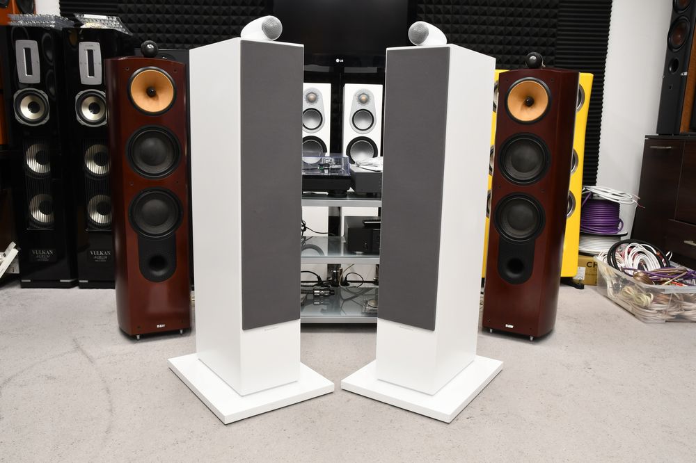 Kolumny Głośnikowe podłogowe stereo B&W Bowers & Wilkins 702 S2 białe