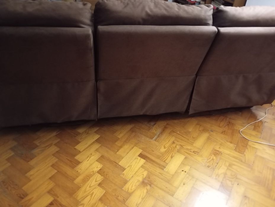 Sofá grande castanho