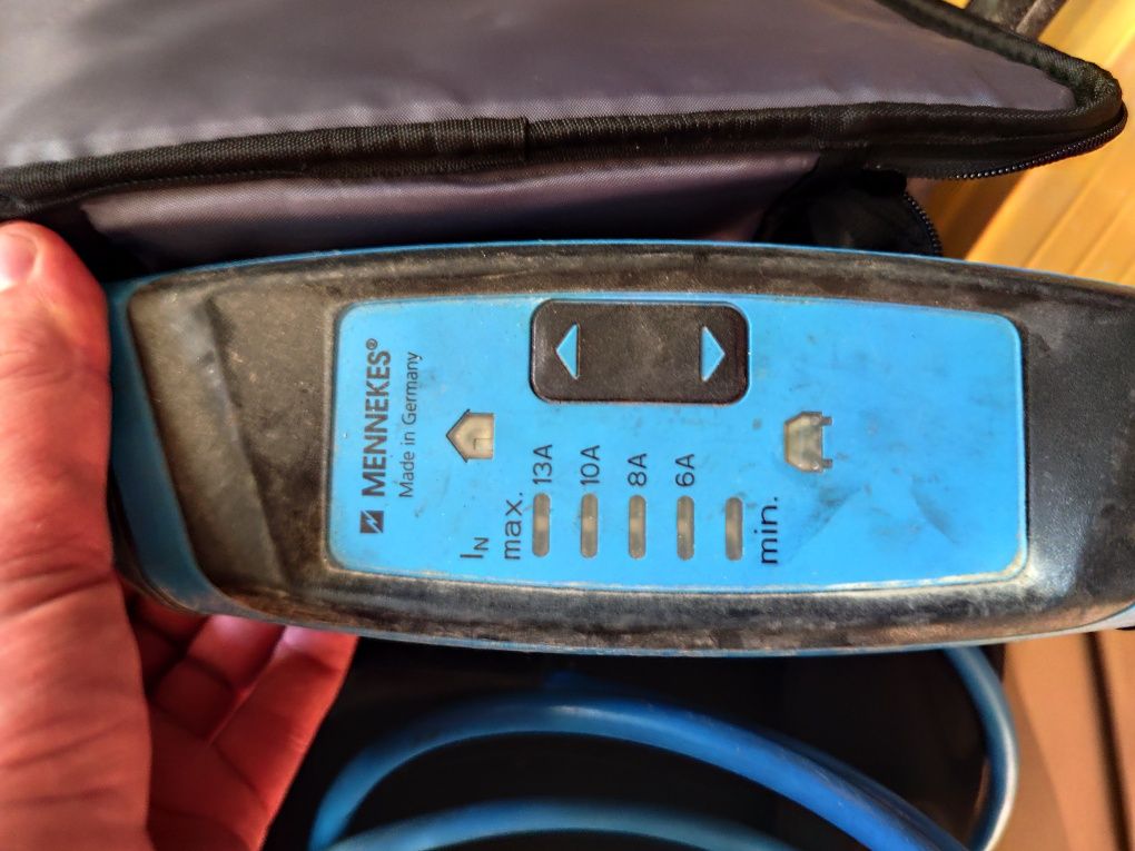 Ładowarka sieciowa samochodowa 13A 230V typ 2 , mode 3,  MENNEKES