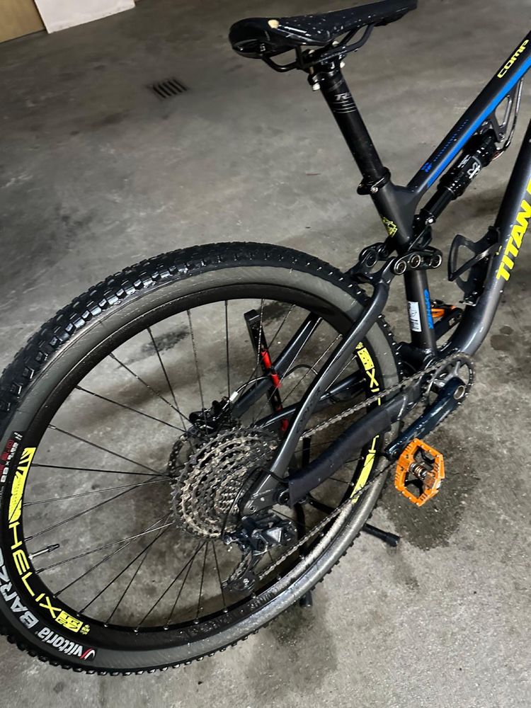 Bicicleta titan racing