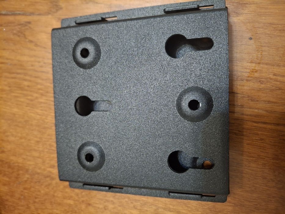 Кронштейн для телевізора або монітора.