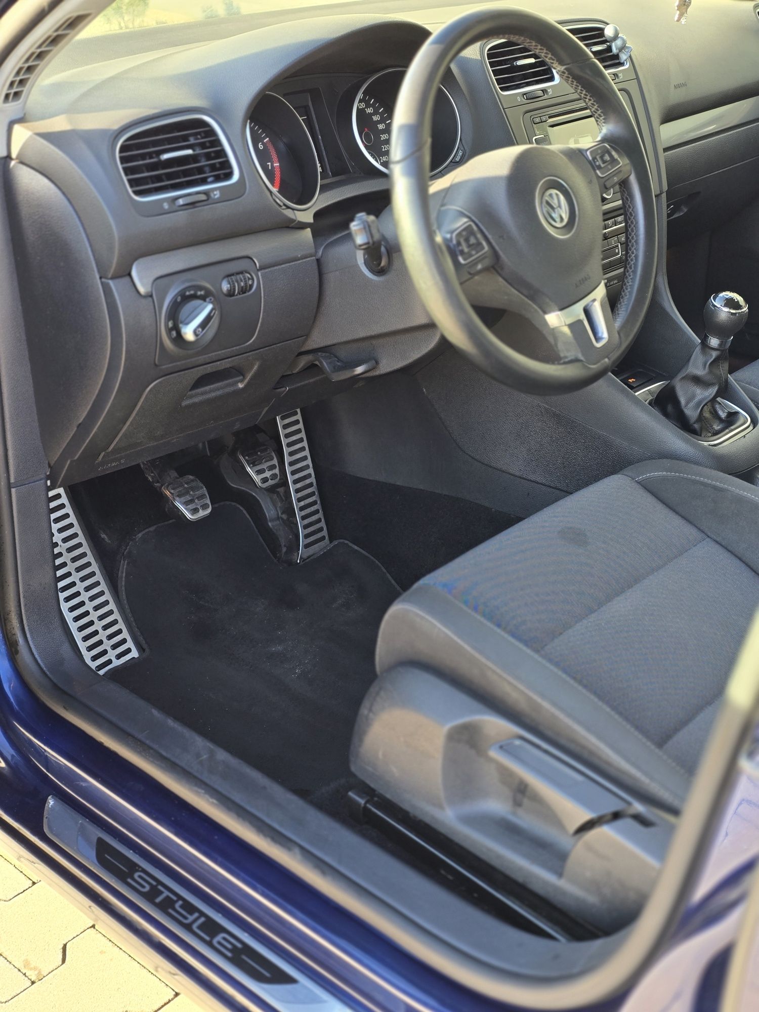 VW Golf VI 1.4 TSI 122km Style webasto alu 17 nawigacja 5 drzwi