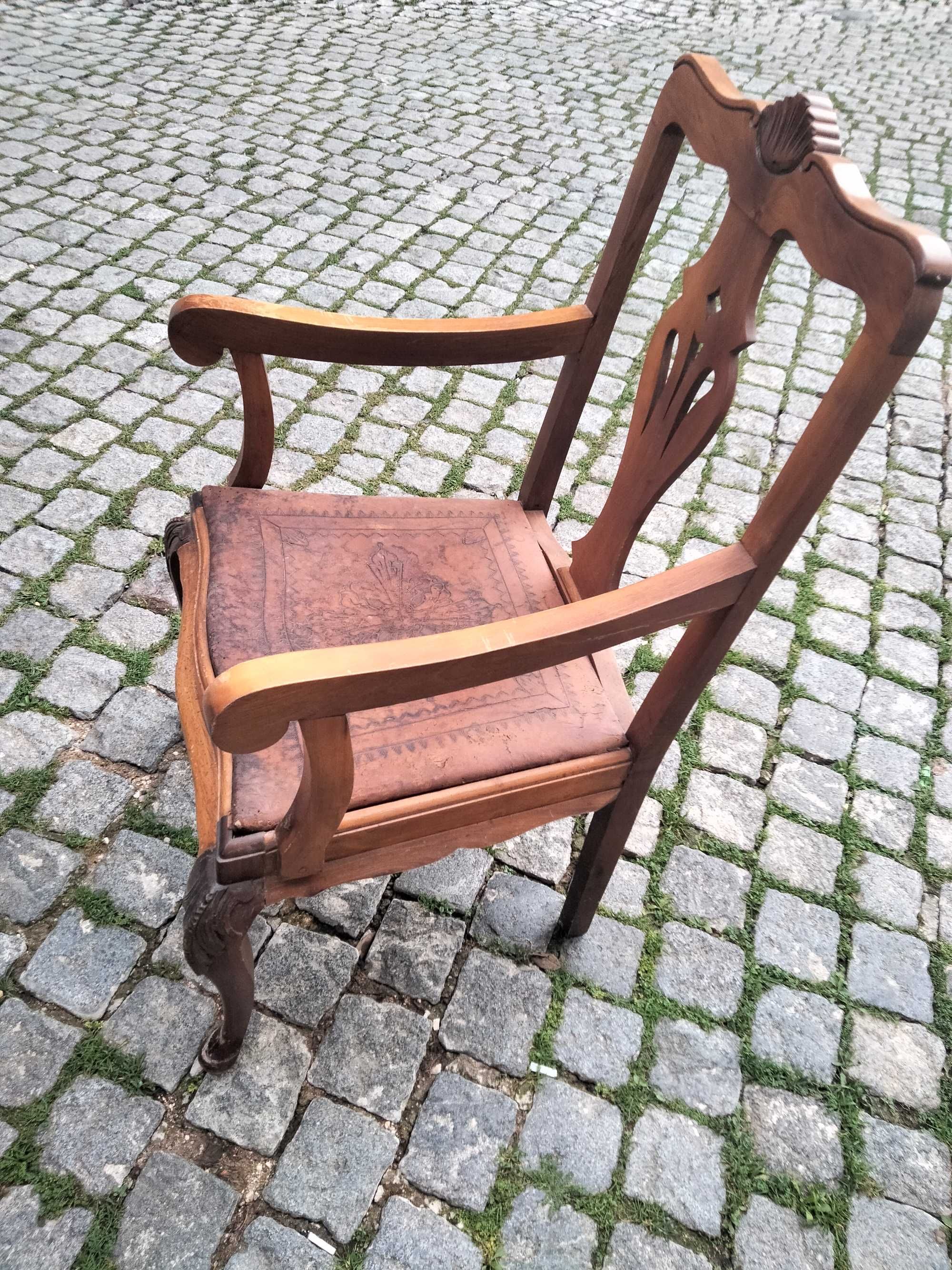 2 Cadeiras clássicas, para reparação a gosto
