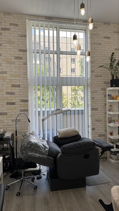 Оренда роб. місця бровіста та реклайнер. Печерськ. ЖК Французький кв