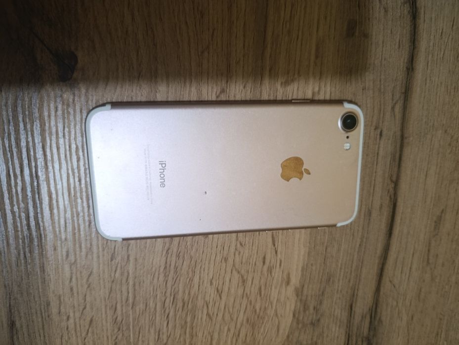 Продам айфон 7 тільки поміняти екран