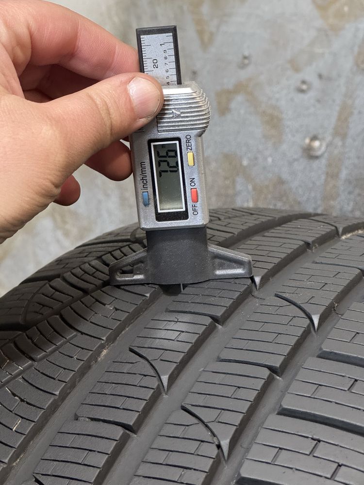 R20 235/45 пара зимових шин Pirelli SottoZero чудовий стан Німеччина