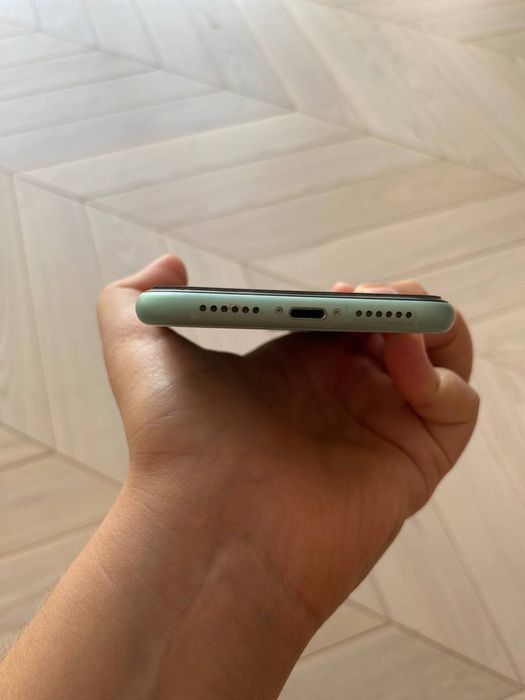 Айфон 11 в хорошем состоянии