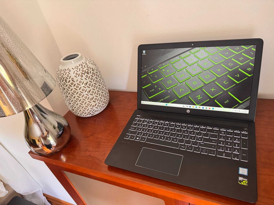 HP Pavilion Gamming 15.6"FullHD|i7-7700HQ|16Gb Ram|Ssd 256Gb|GTX1050|