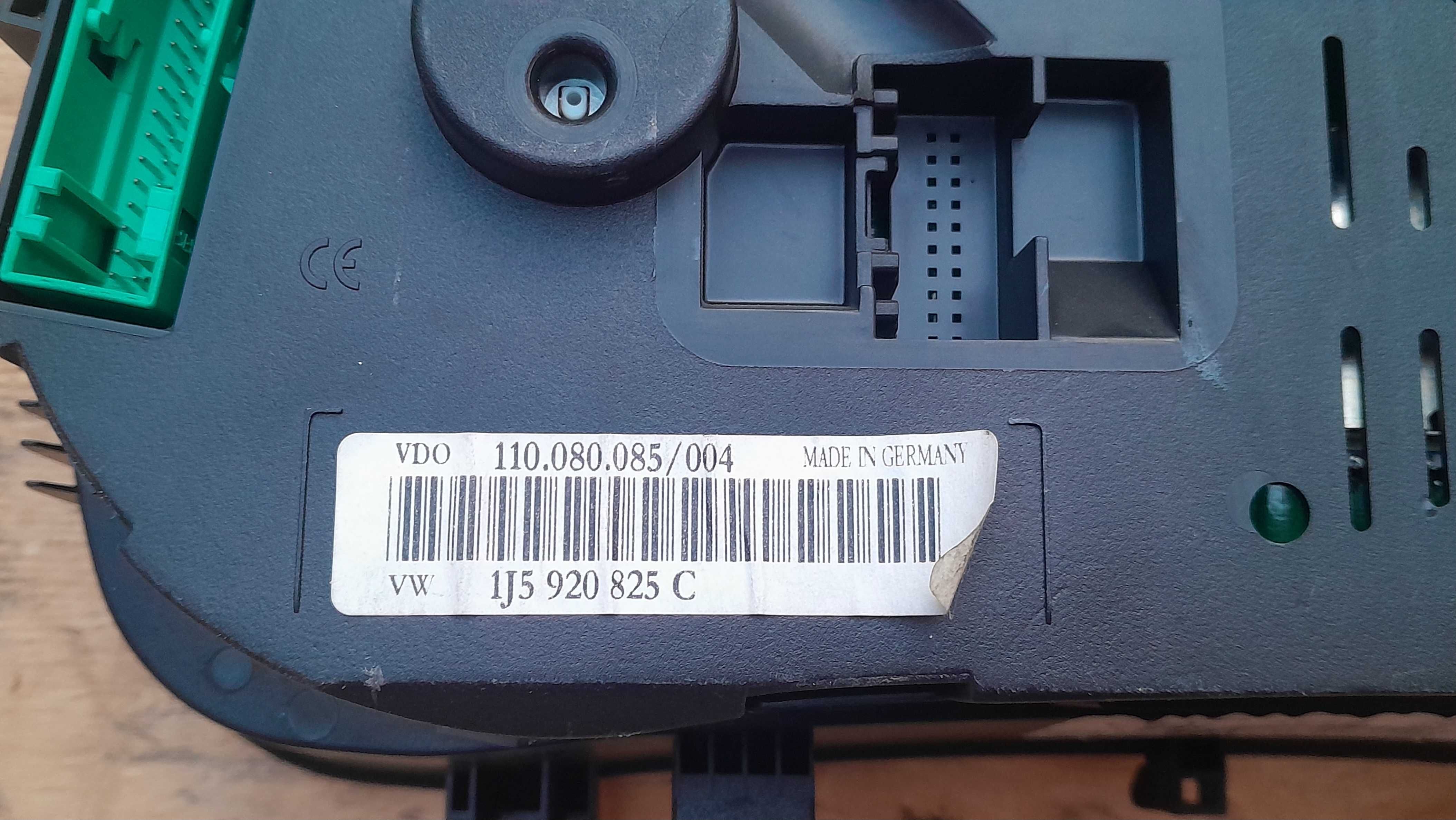 Vw bora golf mk4  1.9 TDI licznik zegary 1J5.920.825C VDO 240 tys km