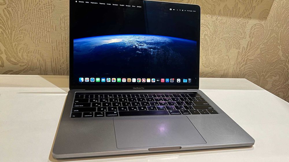 MacBook Pro 13″ (2019) | Intel Core i5 | 8 GB RAM | 128 GB SSD