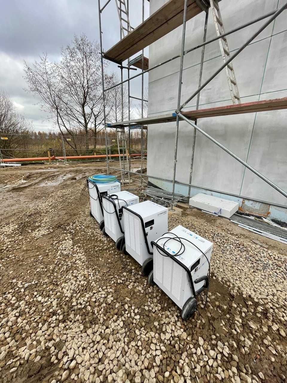 Osuszanie budynków, po zalaniu, wynajem osuszaczy, lokalizacja wycieku