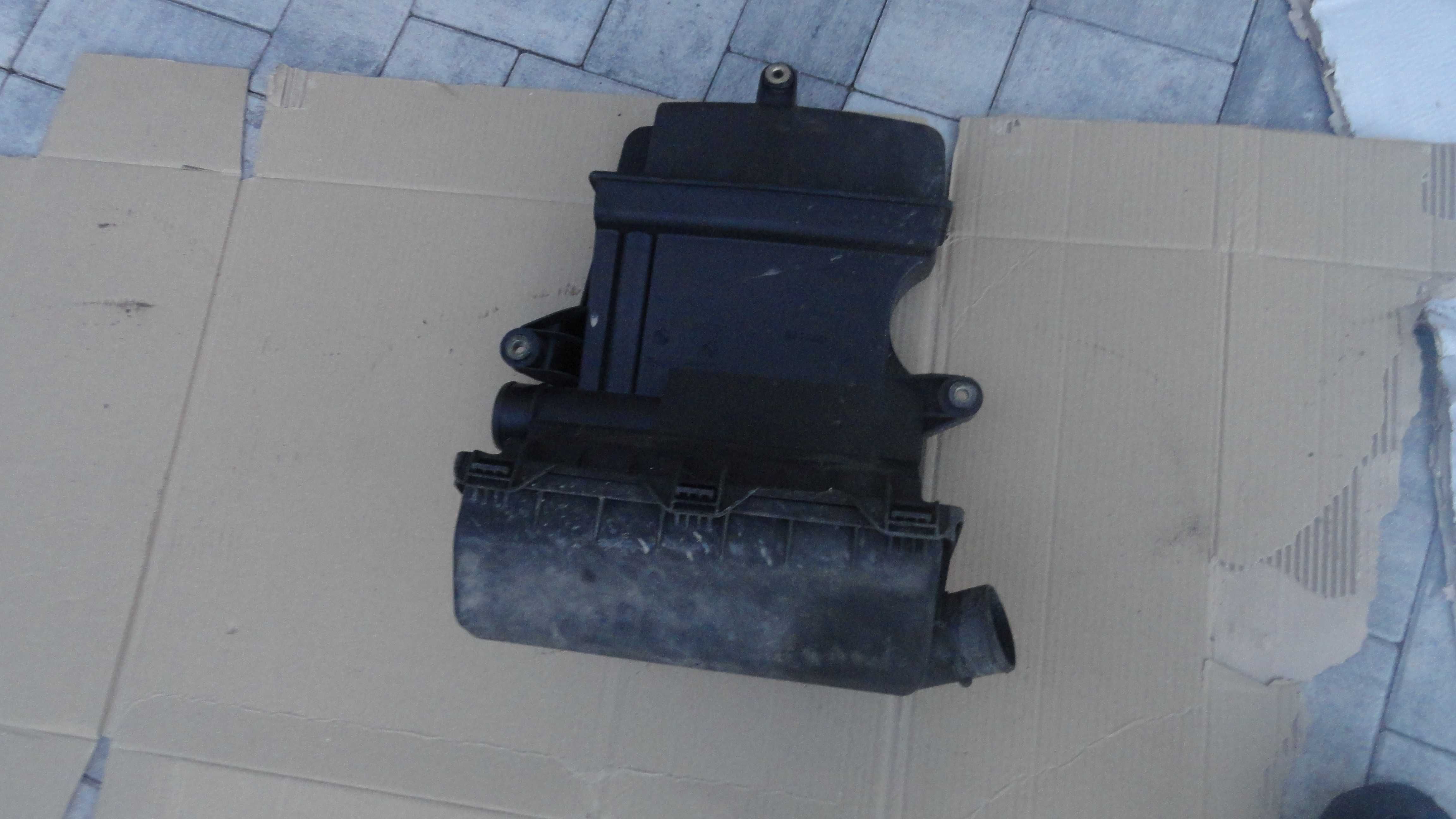 Obudowa Filtra Powietrza Fiat Punto 2 POJ 1,2 16 V Demontaż Oryginał