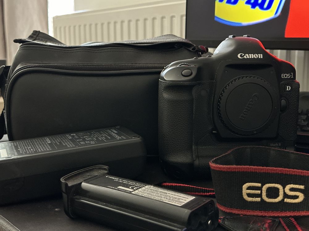 Canon EOS-1 + ladowarka+torba +akumulator