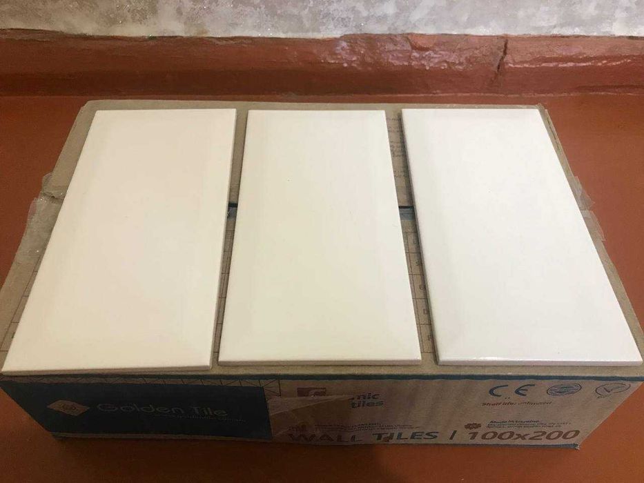 Продам кафель "Кабанчик" белый, остатки после ремонта