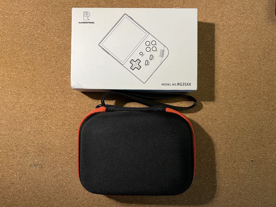 Konsola Anbernic RG 35XX + Etui jak nowa