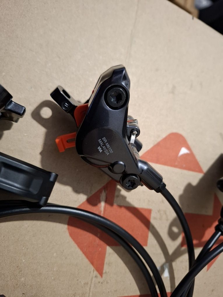 Гидравлические дисковые тормоза Shimano DEORE BR-M6100. Новые!