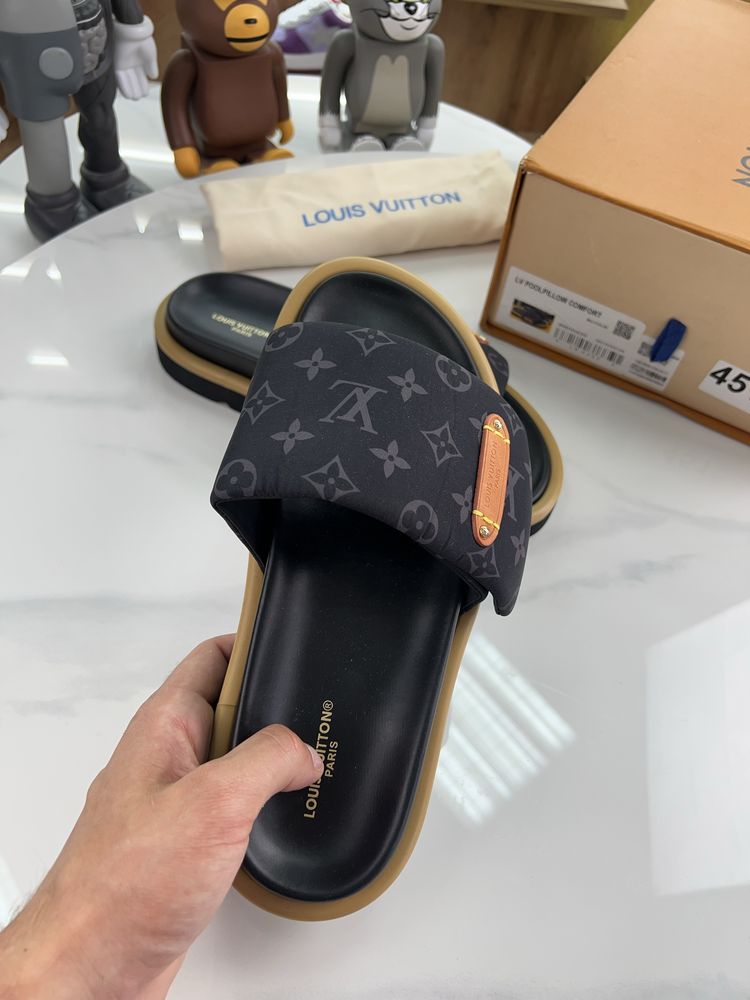 Тапочки сланці LOUIS VUITTON Lv Monogram logo Black