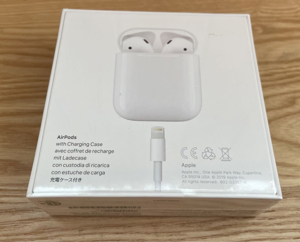 Apple AirPods with Charging Case 2 покоління
