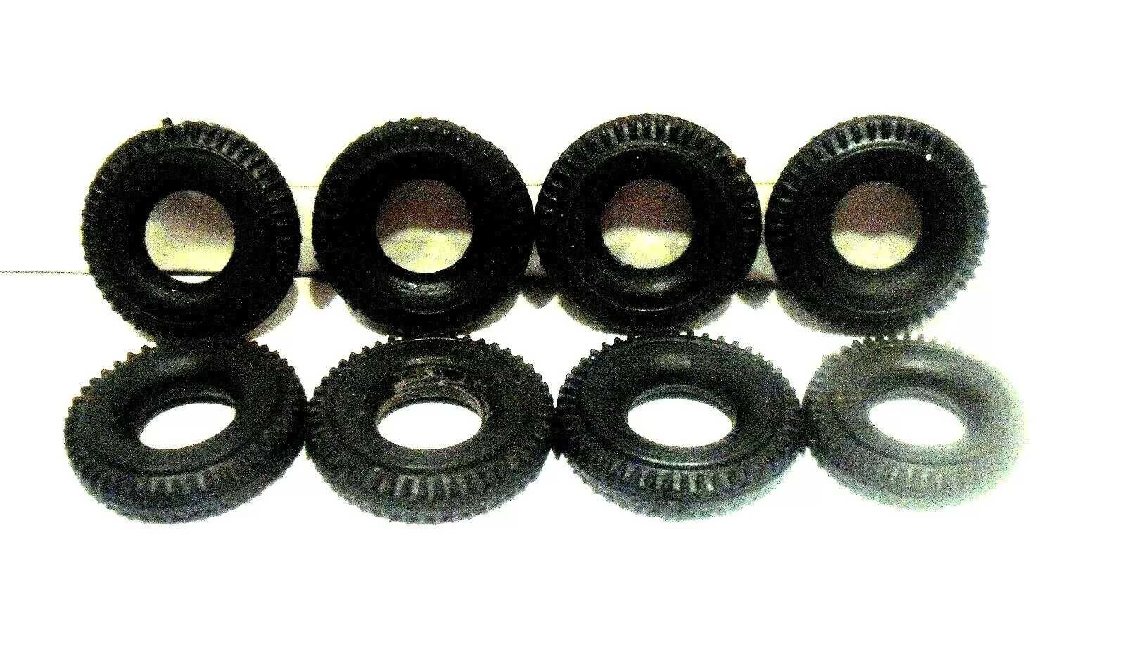 8 Pneus em borracha para restauro de modelos antigos