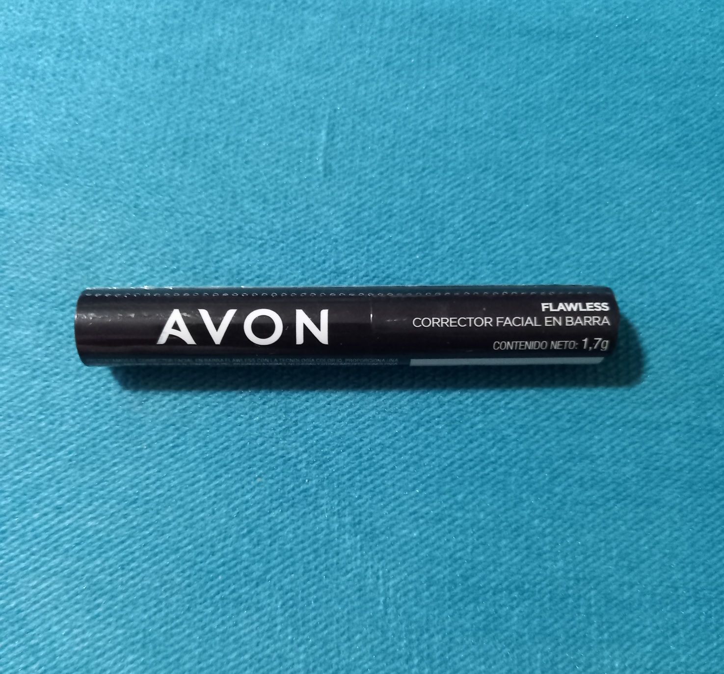 Avon Flawless Match korektor w płynie  Golden Medium 32G
